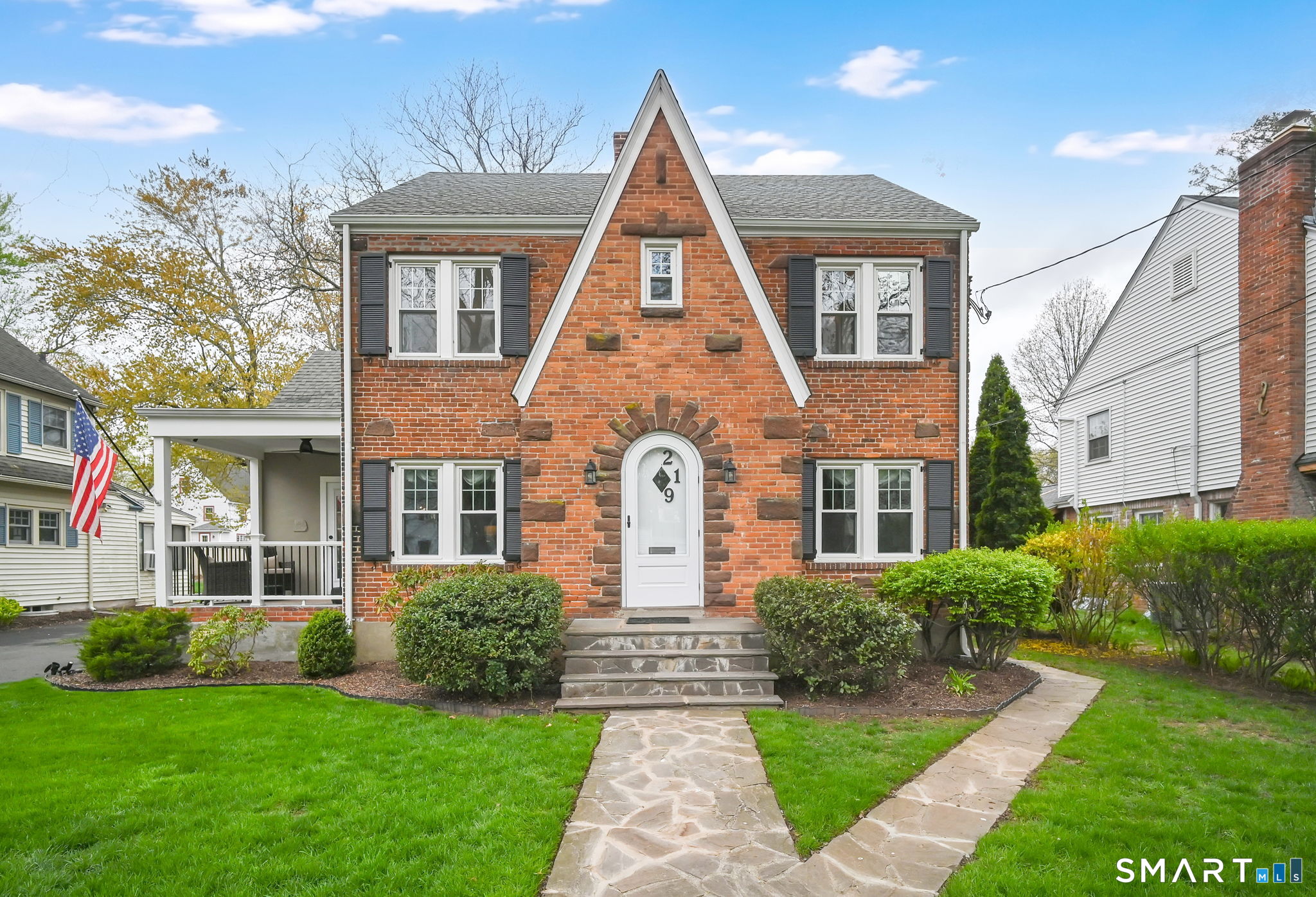 219 Auburn Road West Hartford, CT 06119 - Photo 2 of 38