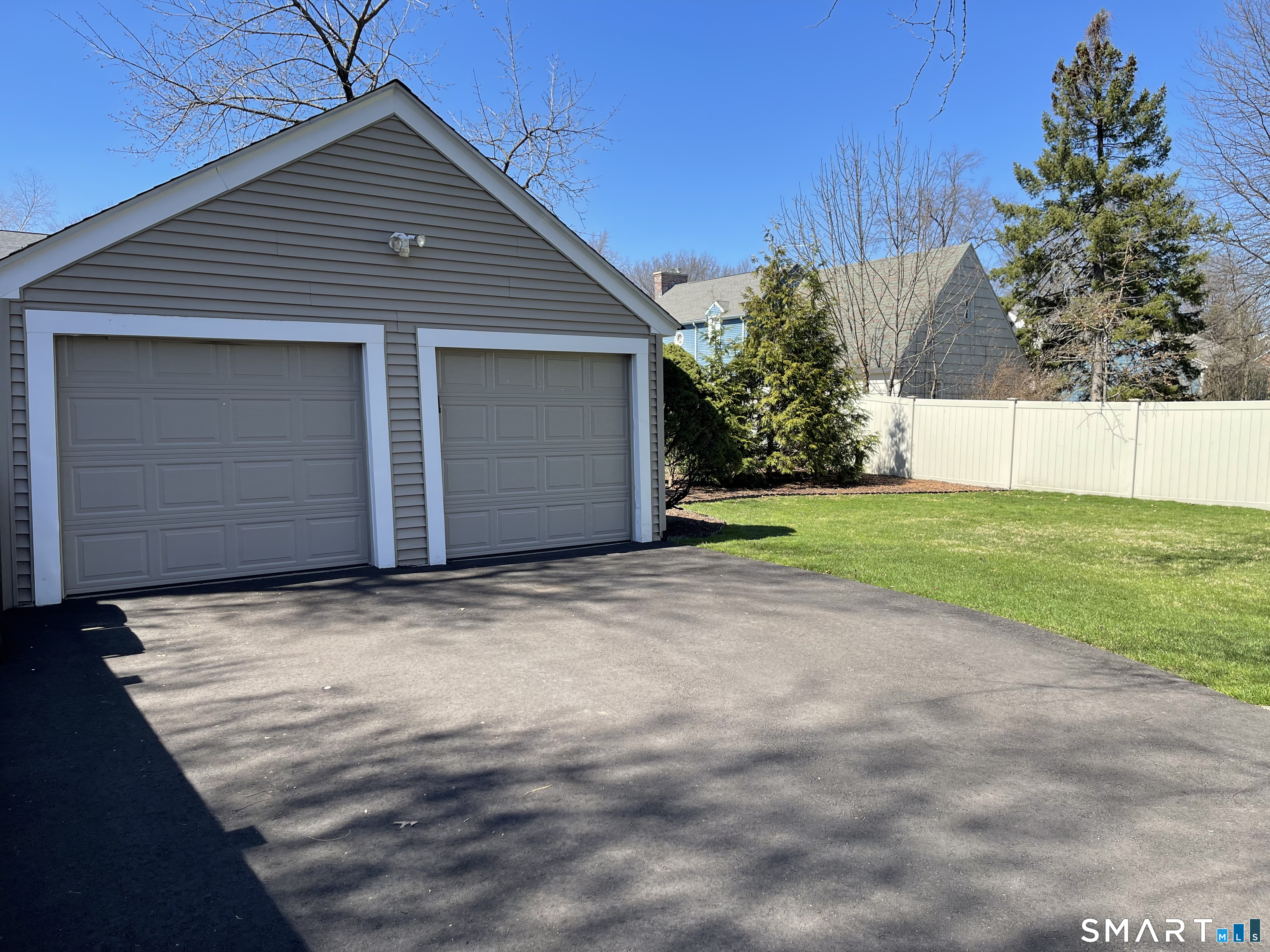 219 Auburn Road West Hartford, CT 06119 - Photo 3 of 38