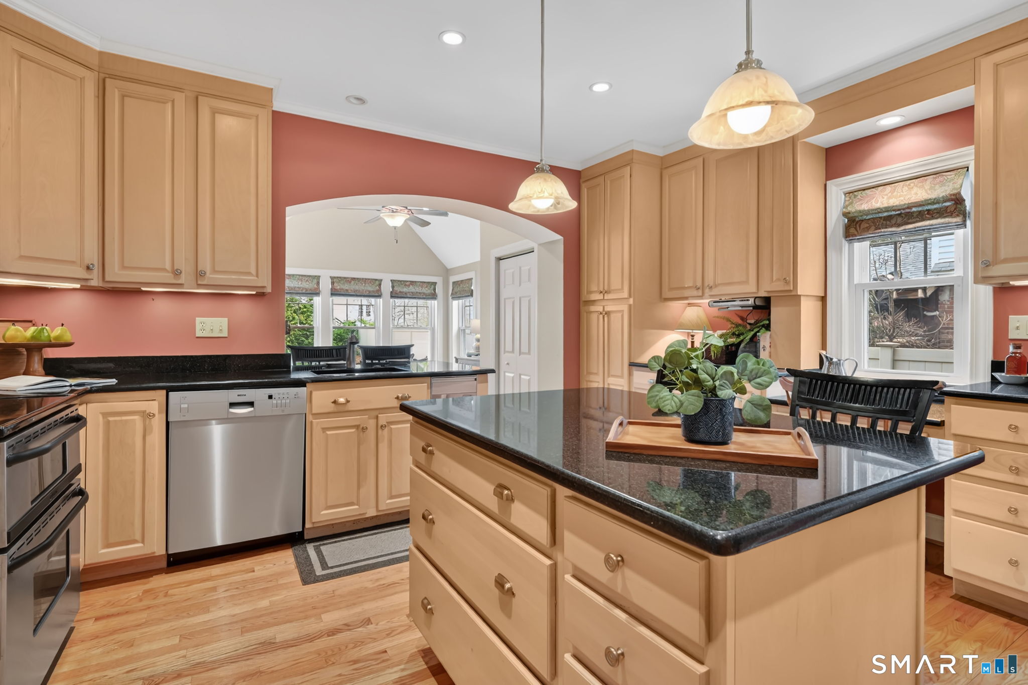 219 Auburn Road West Hartford, CT 06119 - Photo 6 of 38