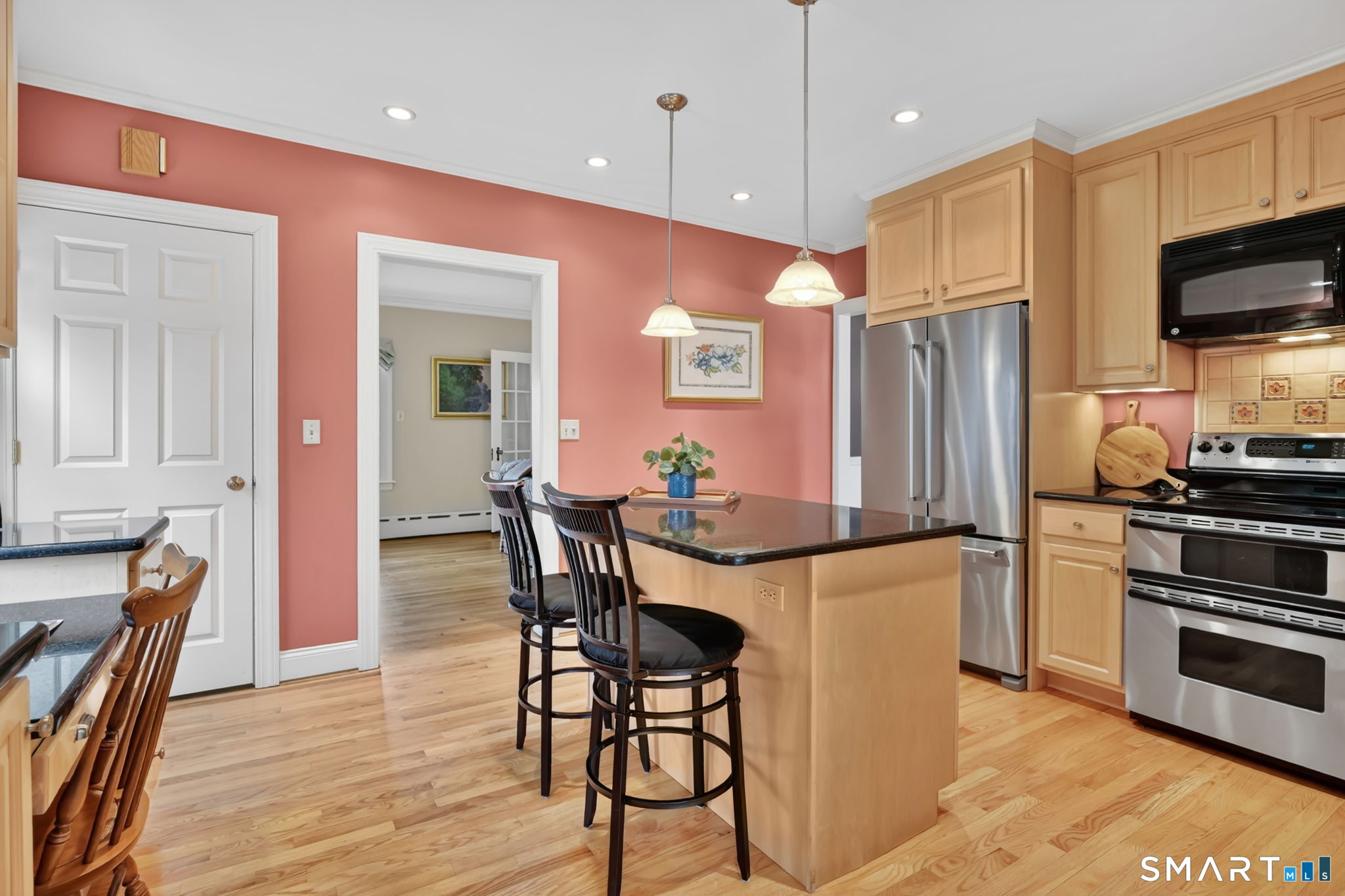 219 Auburn Road West Hartford, CT 06119 - Photo 9 of 38