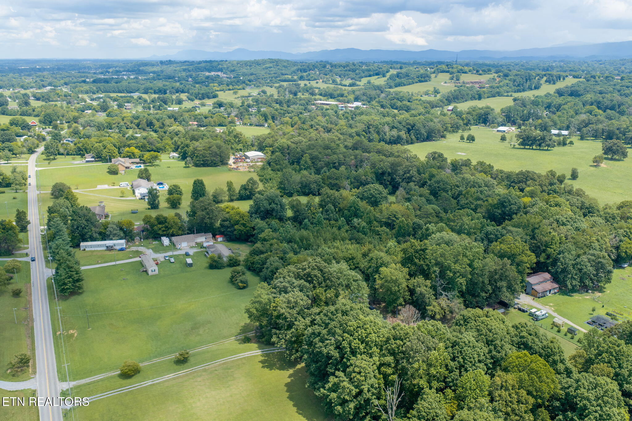 3462 Morganton Road Maryville, TN 37801 - Photo 37 of 45 homesandvideos 826-97