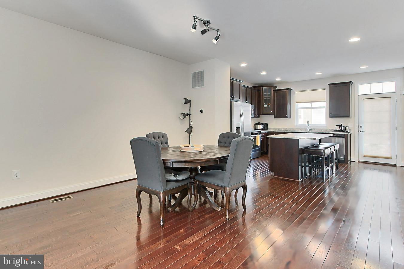 22888 Eileen Square Sterling, VA 20166 - Photo 11 of 35