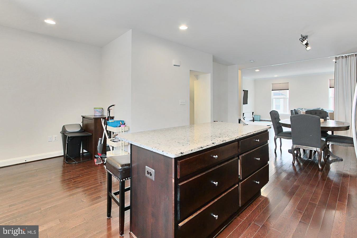 22888 Eileen Square Sterling, VA 20166 - Photo 15 of 35