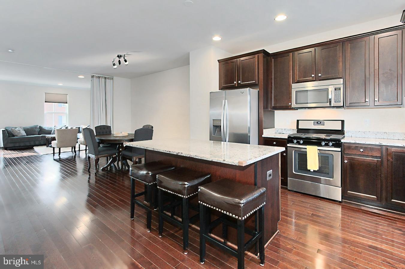 22888 Eileen Square Sterling, VA 20166 - Photo 16 of 35