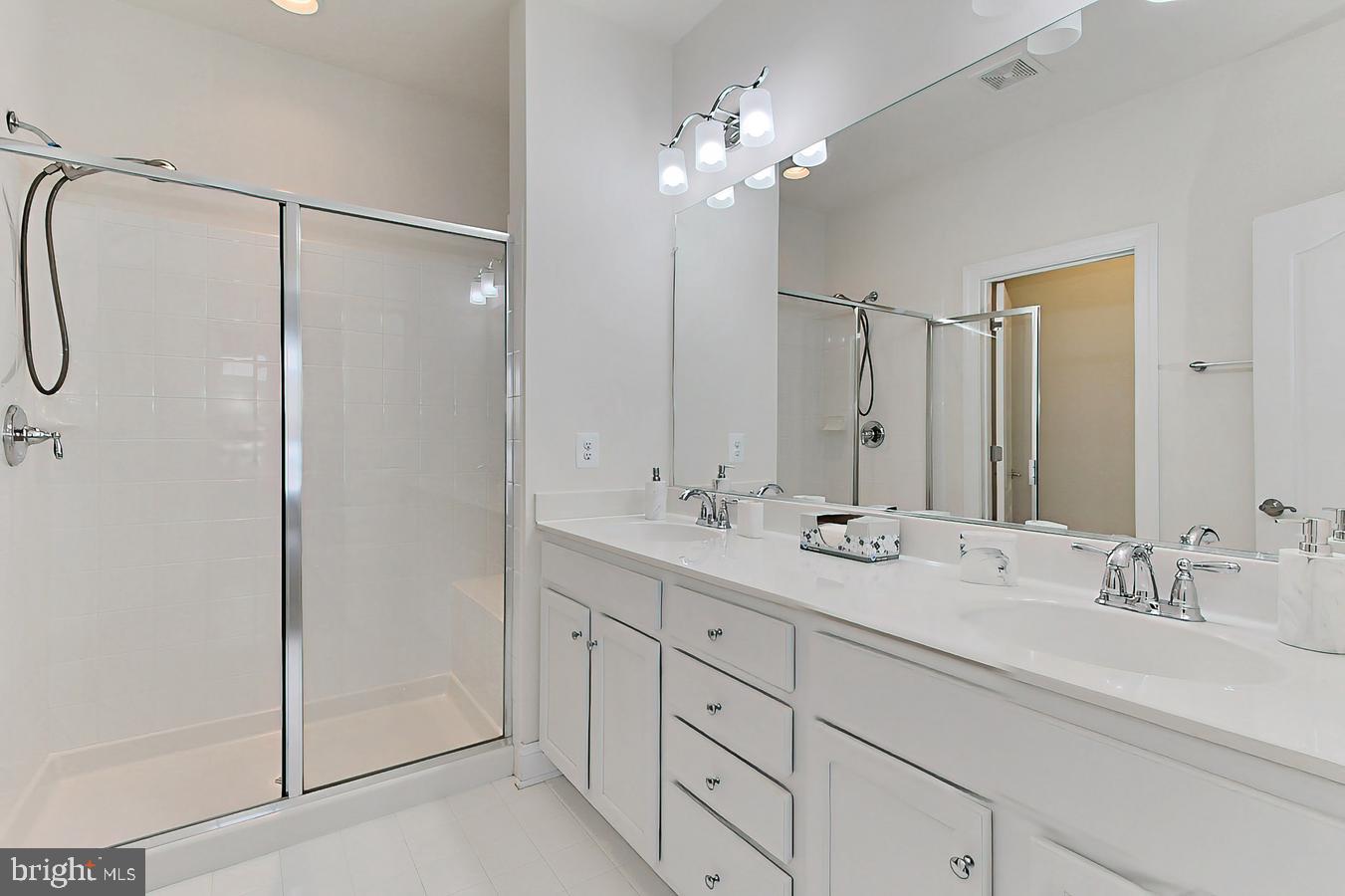 22888 Eileen Square Sterling, VA 20166 - Photo 21 of 35