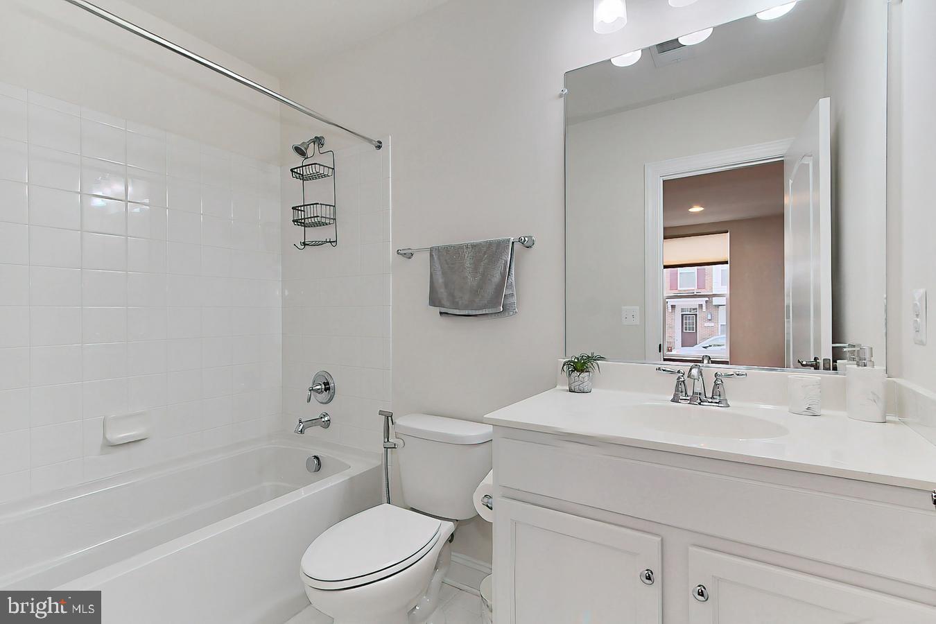 22888 Eileen Square Sterling, VA 20166 - Photo 30 of 35