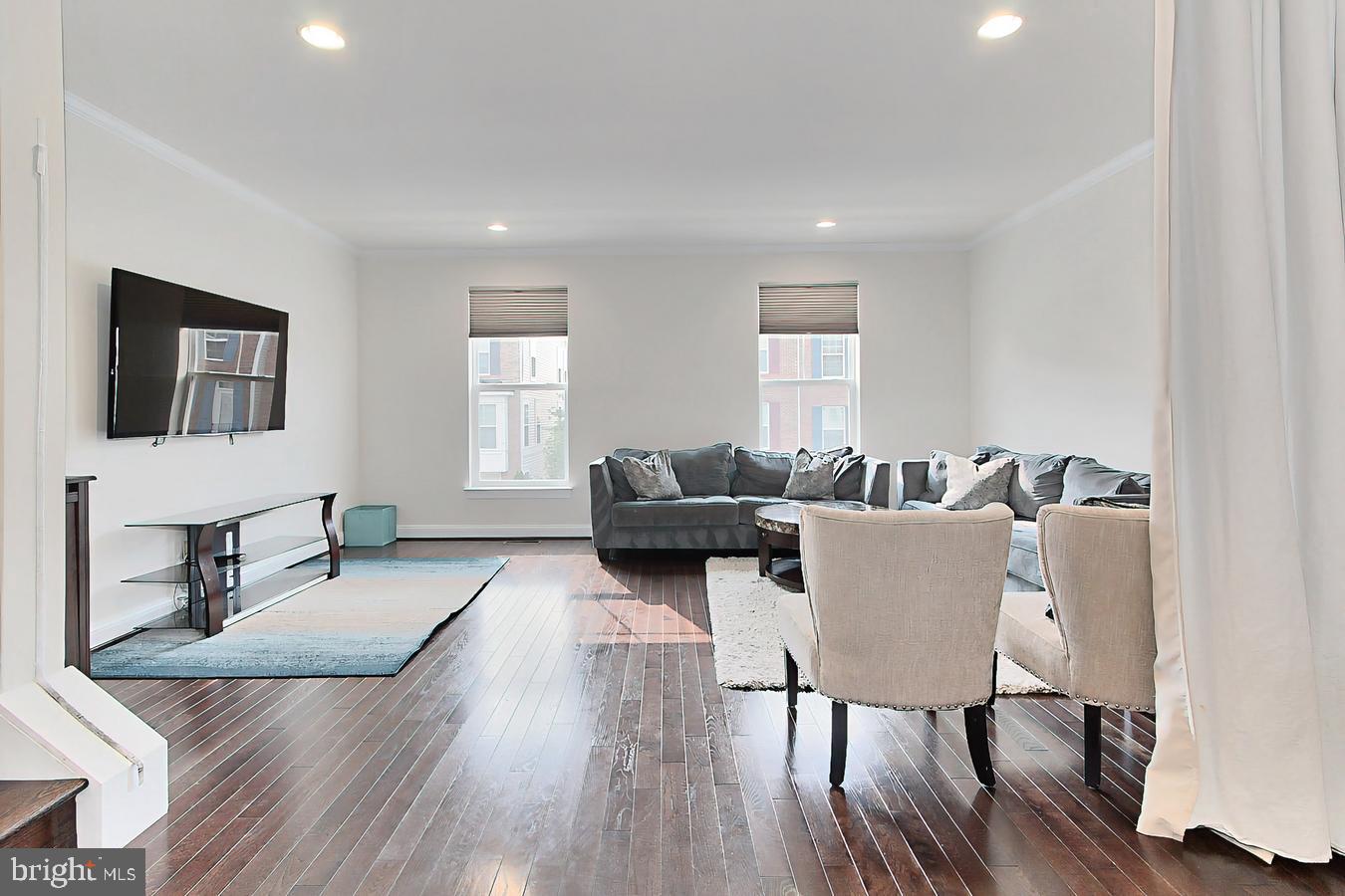 22888 Eileen Square Sterling, VA 20166 - Photo 7 of 35