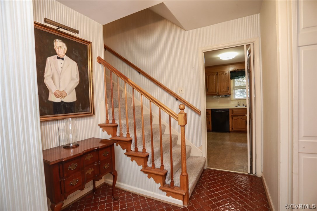 2801 Euphoria Road Chester, VA 23831 - Photo 5 of 47