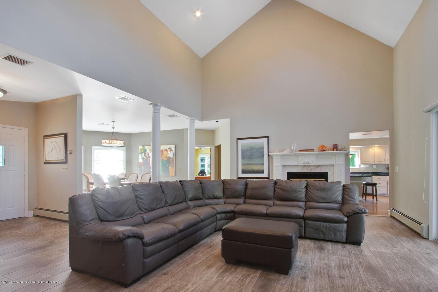 609 Turkey Point Rd6