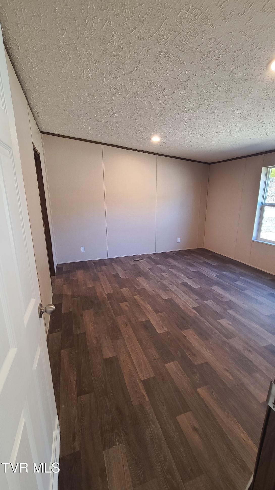 257 Bellebrook Road Bristol, TN 37620 - Photo 7 of 13 PRIMARY BEDROOM