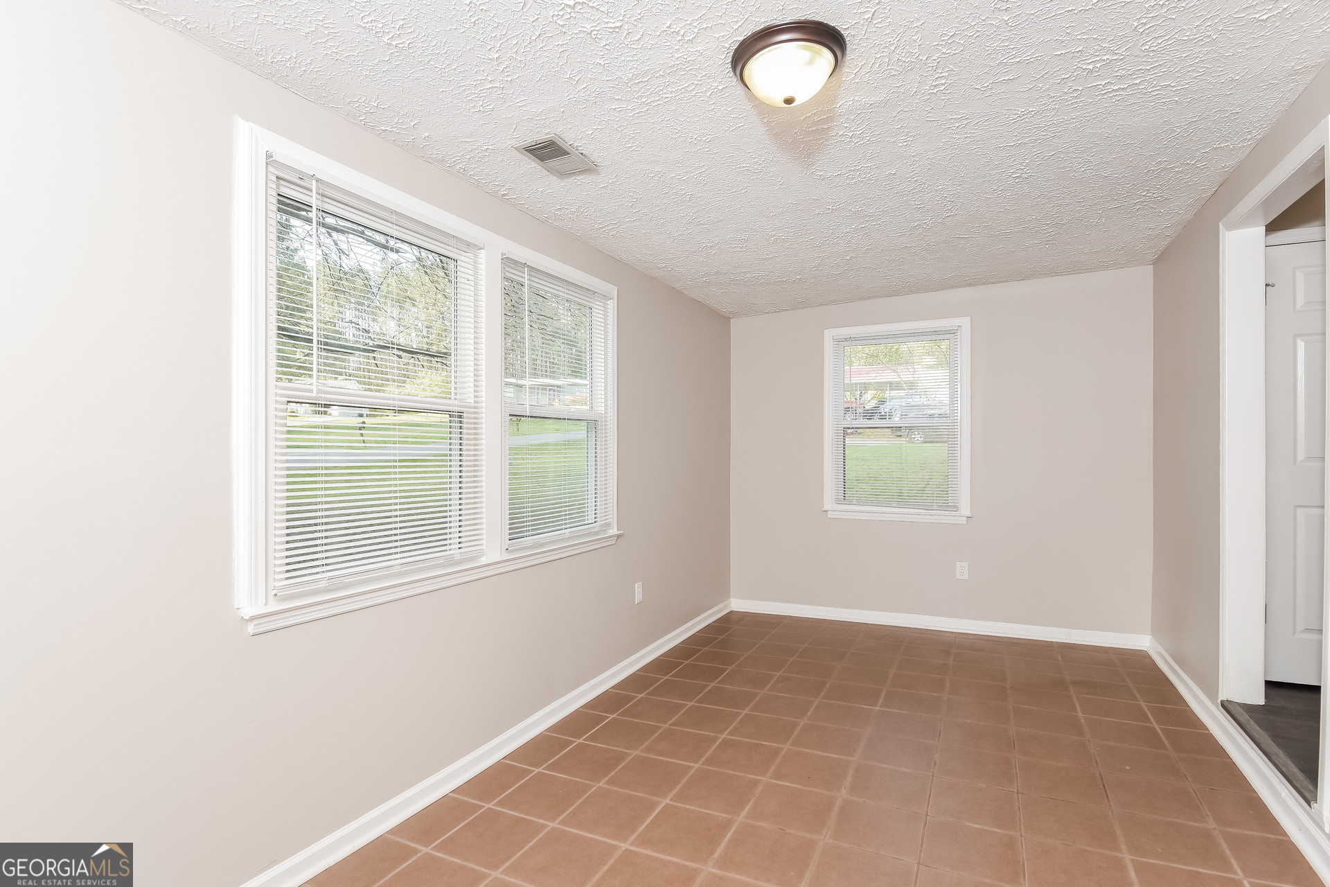 19 Sioux Road Northeast Cartersville, GA 30121 - Photo 2 of 16