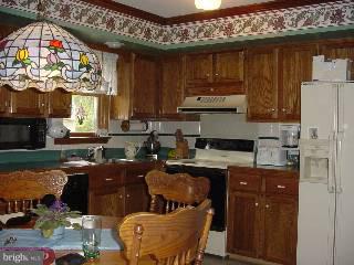 556 Winthrop Road Collegeville, PA 19426 - Photo 2 of 6