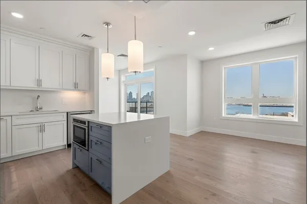 $4,500 | 301 Border Street, Unit 610, Boston, MA 02128