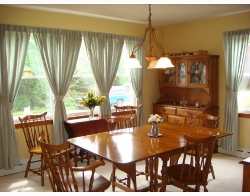 35 Sachuest Way Middletown, RI 02842 - Photo 3 of 12 Dining Room. Or Living Room