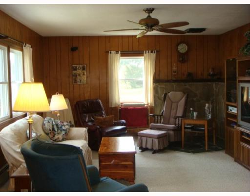 35 Sachuest Way Middletown, RI 02842 - Photo 7 of 12 Den/Family/Great Room.
