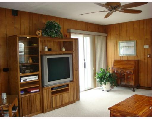 35 Sachuest Way Middletown, RI 02842 - Photo 8 of 12 Den/Family/Great Room.