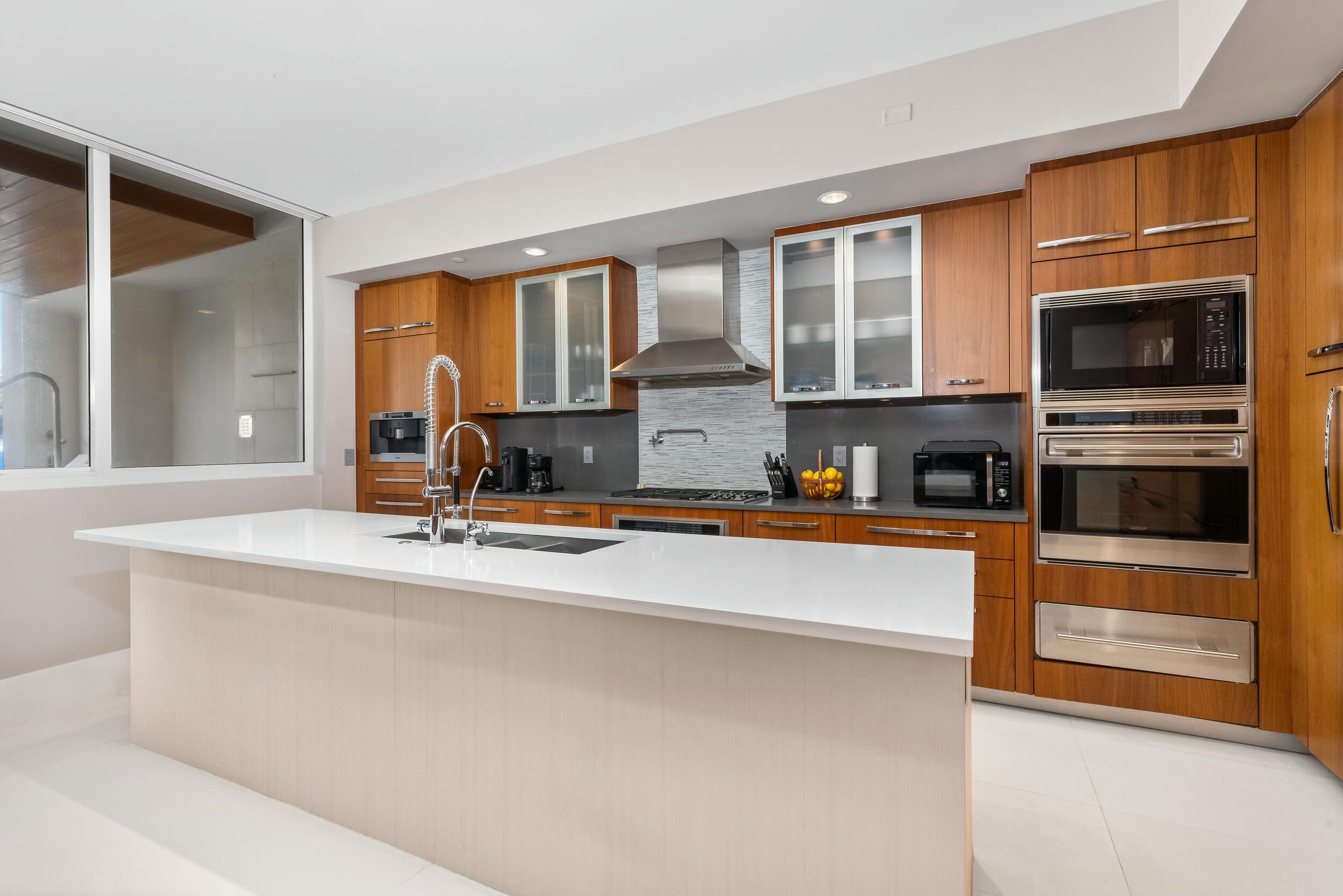 1000 South Ocean Boulevard, Unit 208 Boca Raton, FL 33432 - Photo 14 of 34 Kitchen