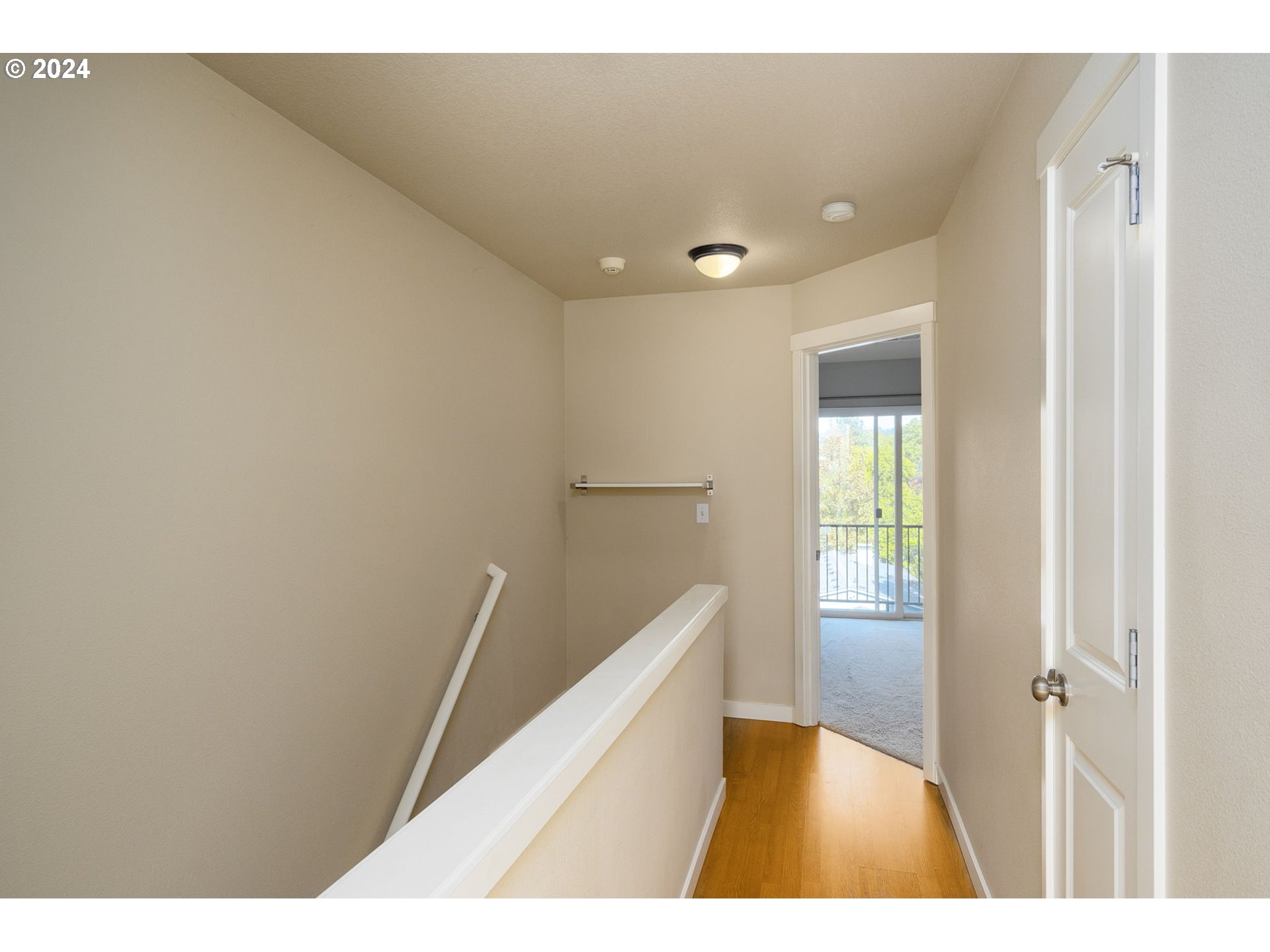 10450 Southwest Akilean Terrace, Unit 45 Portland, OR 97223 - Photo 15 of 37 Hallway