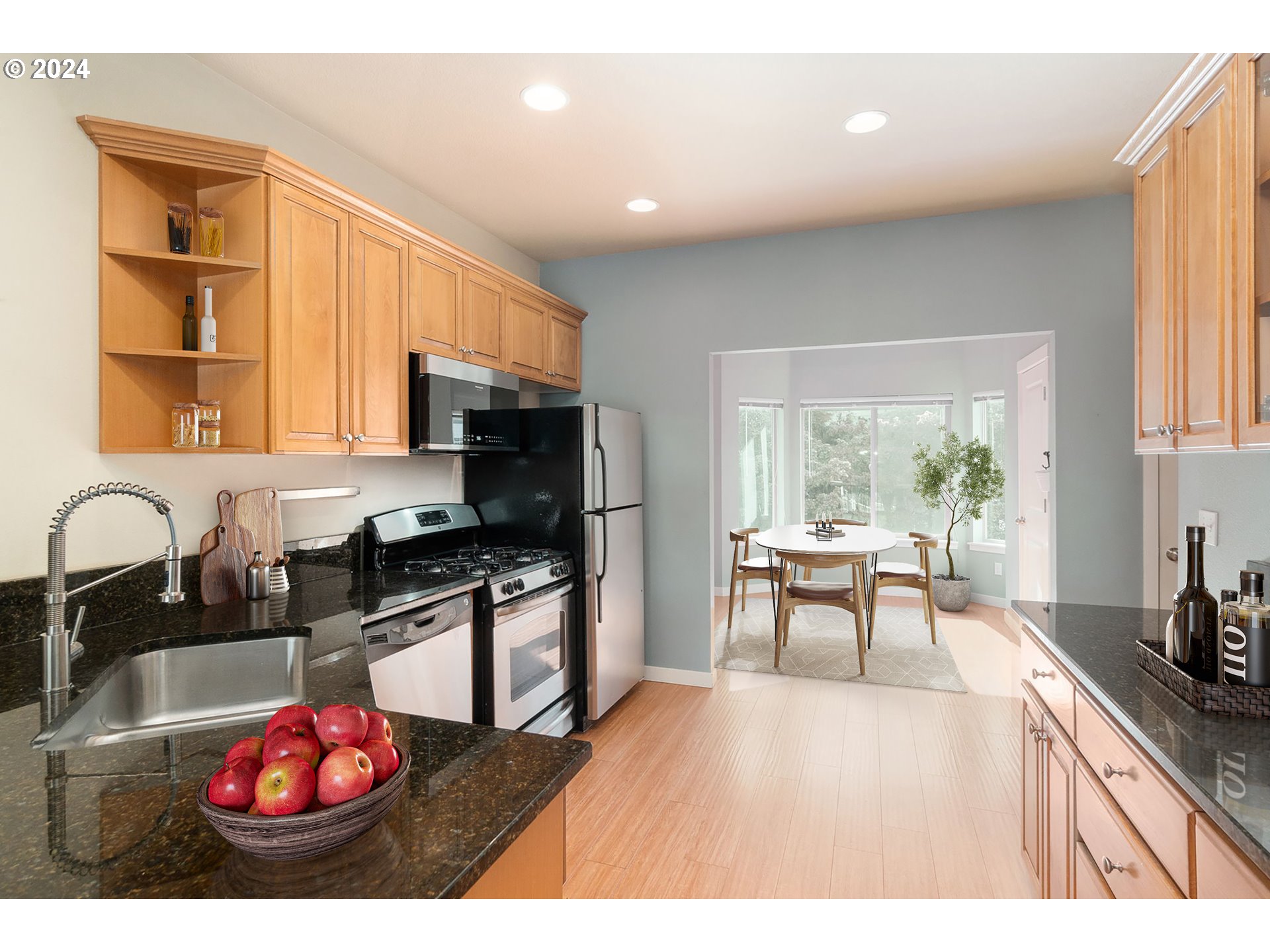 10450 Southwest Akilean Terrace, Unit 45 Portland, OR 97223 - Photo 4 of 37 Kitchen/Dining Room