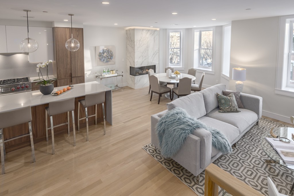 10 Gloucester Street, Unit PH Boston, MA 02115 - Photo 2 of 19