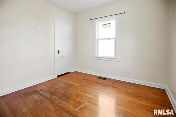 $119,900 | 932 North 2nd Street, Springfield, IL 62702