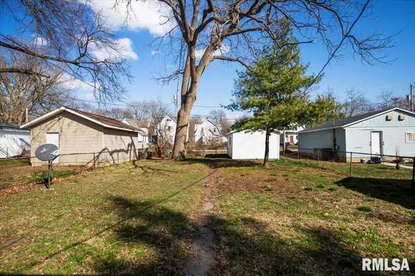 $119,900 | 932 North 2nd Street, Springfield, IL 62702