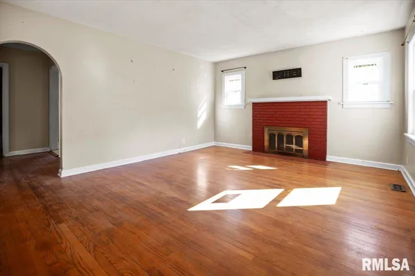 $119,900 | 932 North 2nd Street, Springfield, IL 62702