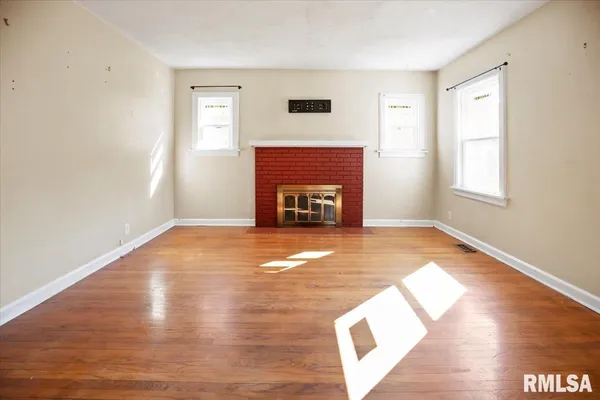 $119,900 | 932 North 2nd Street, Springfield, IL 62702