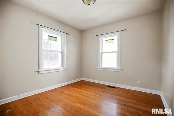 $119,900 | 932 North 2nd Street, Springfield, IL 62702