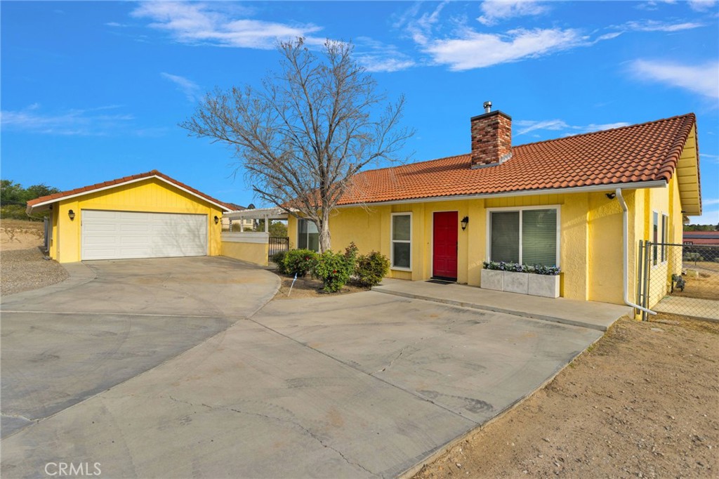 19140 Lenca Road Apple Valley, CA 92307 - Photo 2 of 52