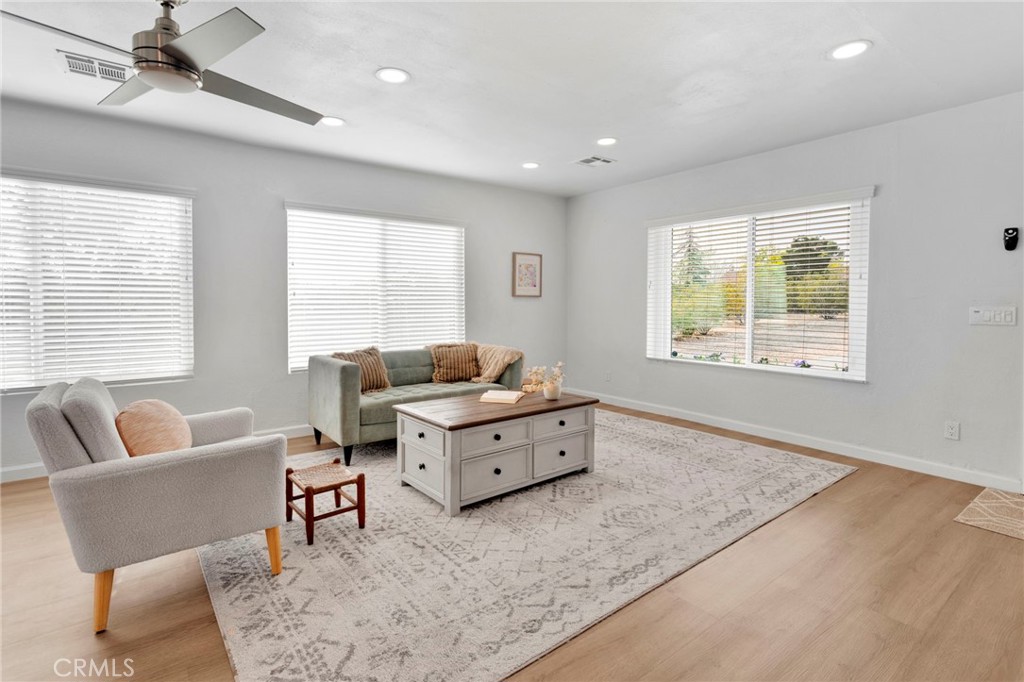 19140 Lenca Road Apple Valley, CA 92307 - Photo 7 of 52