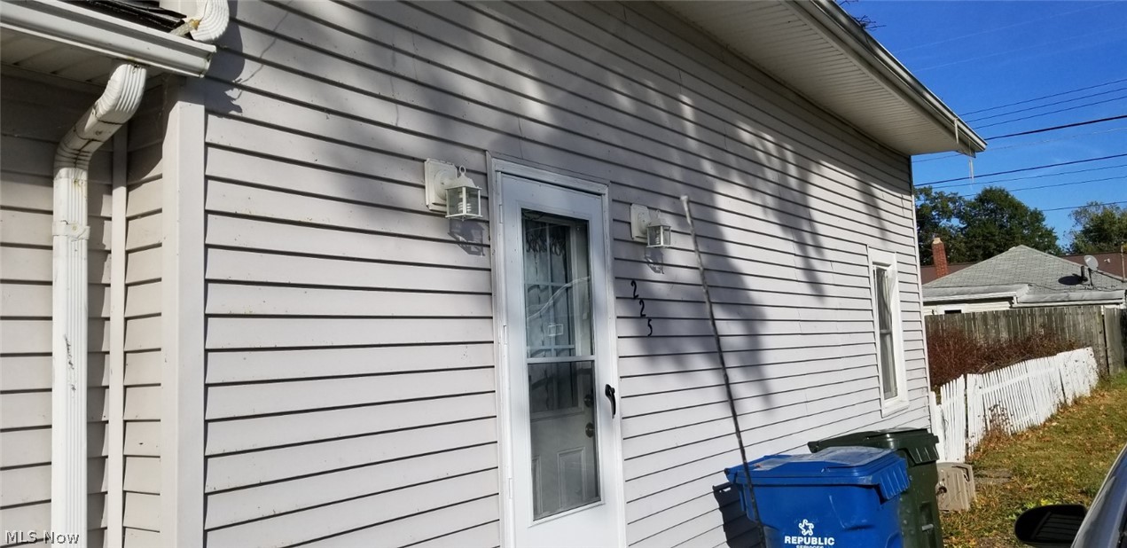 225 Guilford Road Vermilion, OH 44089 - Photo 3 of 19