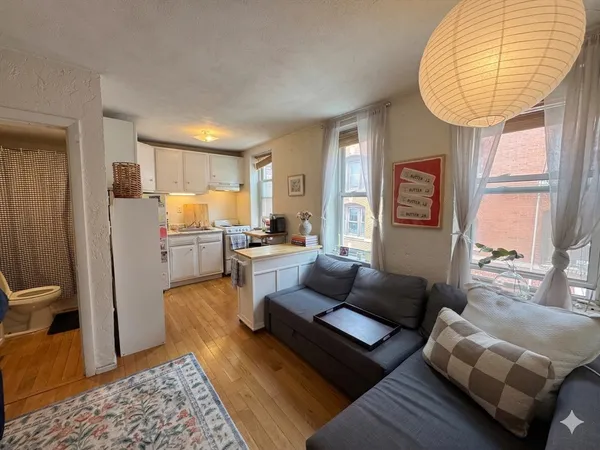 $3,400 | 35 Charter Street, Unit 6, Boston, MA 02113