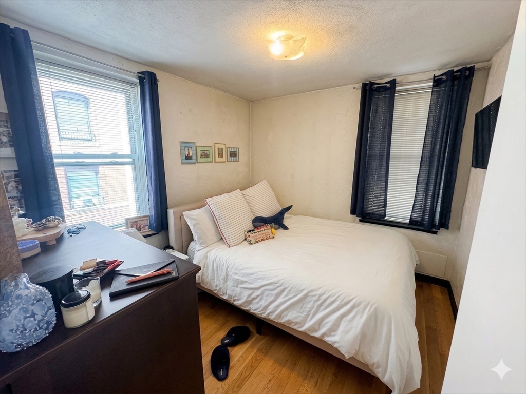 35 Charter Street, Unit 6 Boston, MA 02113 - Photo 3 of 9