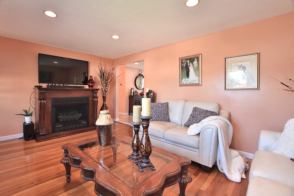 10 Walker Road Warwick, RI 02889 - Photo 3 of 28