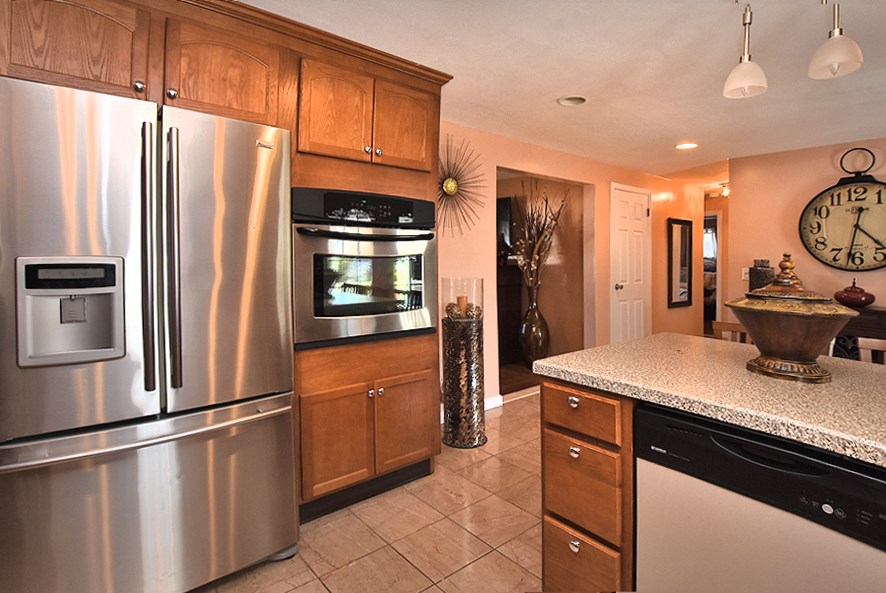 10 Walker Road Warwick, RI 02889 - Photo 6 of 28