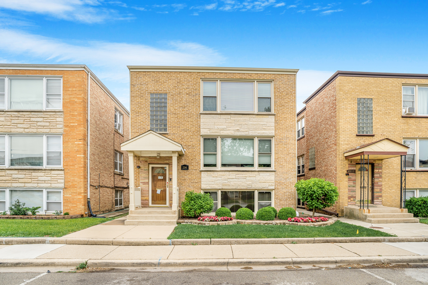 2241 South 17th Avenue North Riverside, IL 60546 - Photo 1 of 30 Gallery Image 1