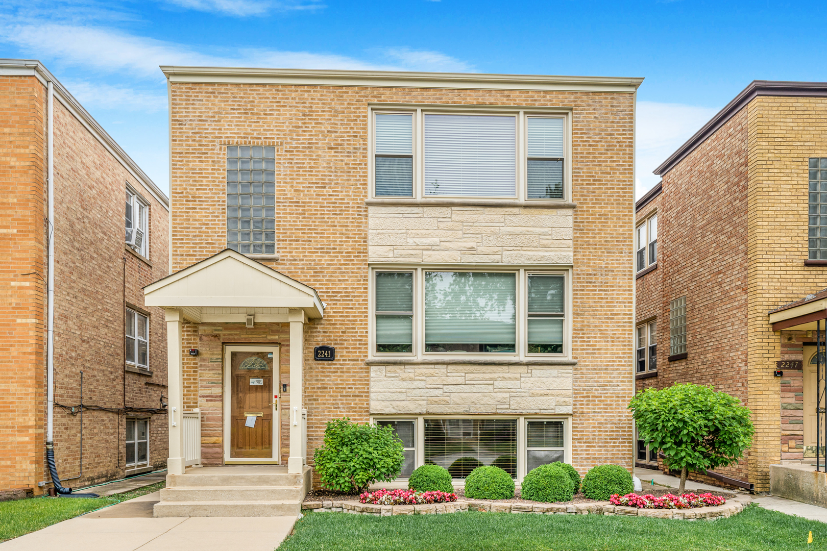 2241 South 17th Avenue North Riverside, IL 60546 - Photo 2 of 30 Gallery Image 2