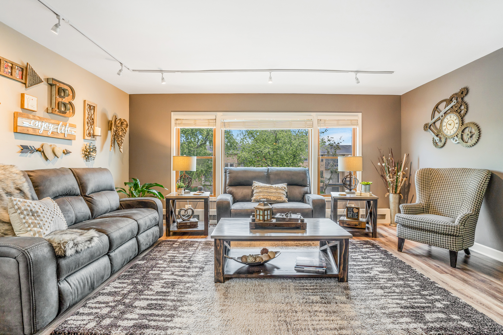 2241 South 17th Avenue North Riverside, IL 60546 - Photo 3 of 30 Gallery Image 3