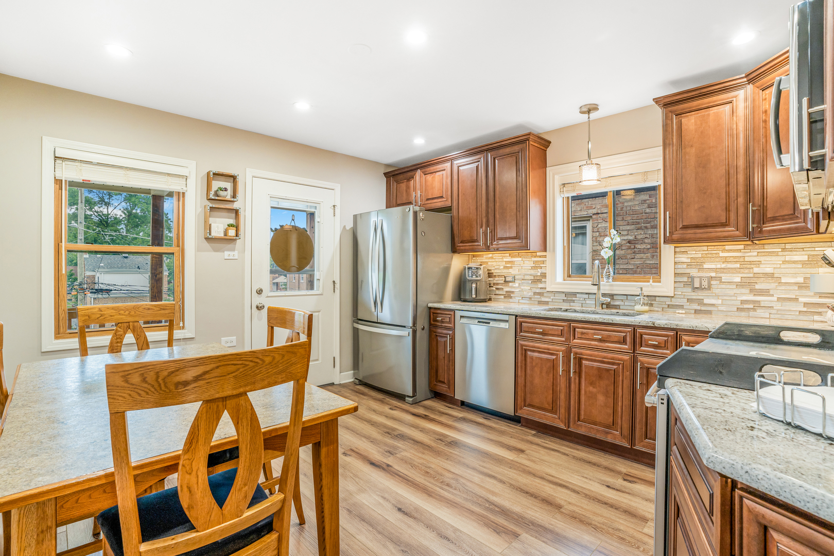 2241 South 17th Avenue North Riverside, IL 60546 - Photo 9 of 30 Gallery Image 9