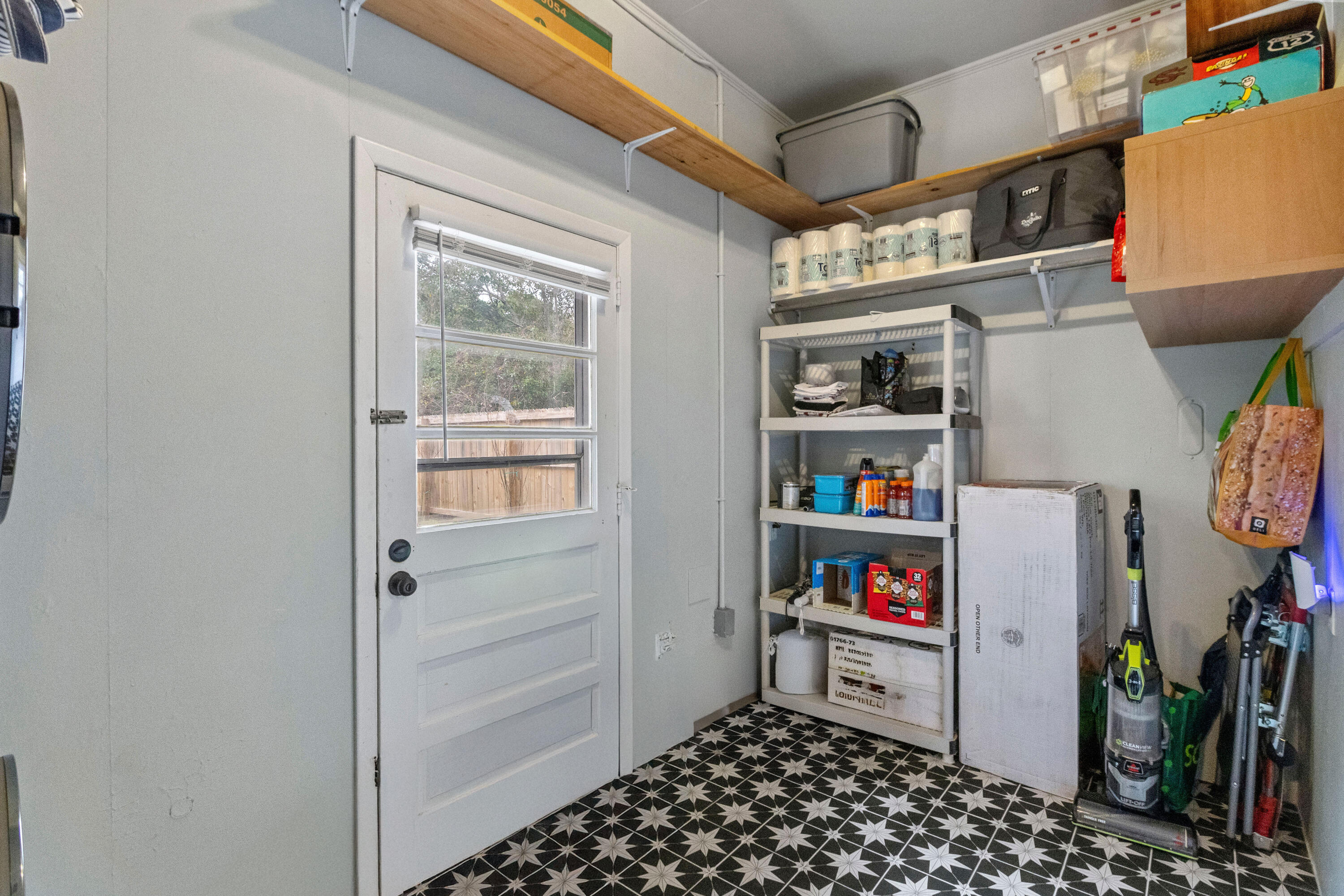 746 Longfellow Road Charleston, SC 29407 - Photo 18 of 44 Laundry & Pantry