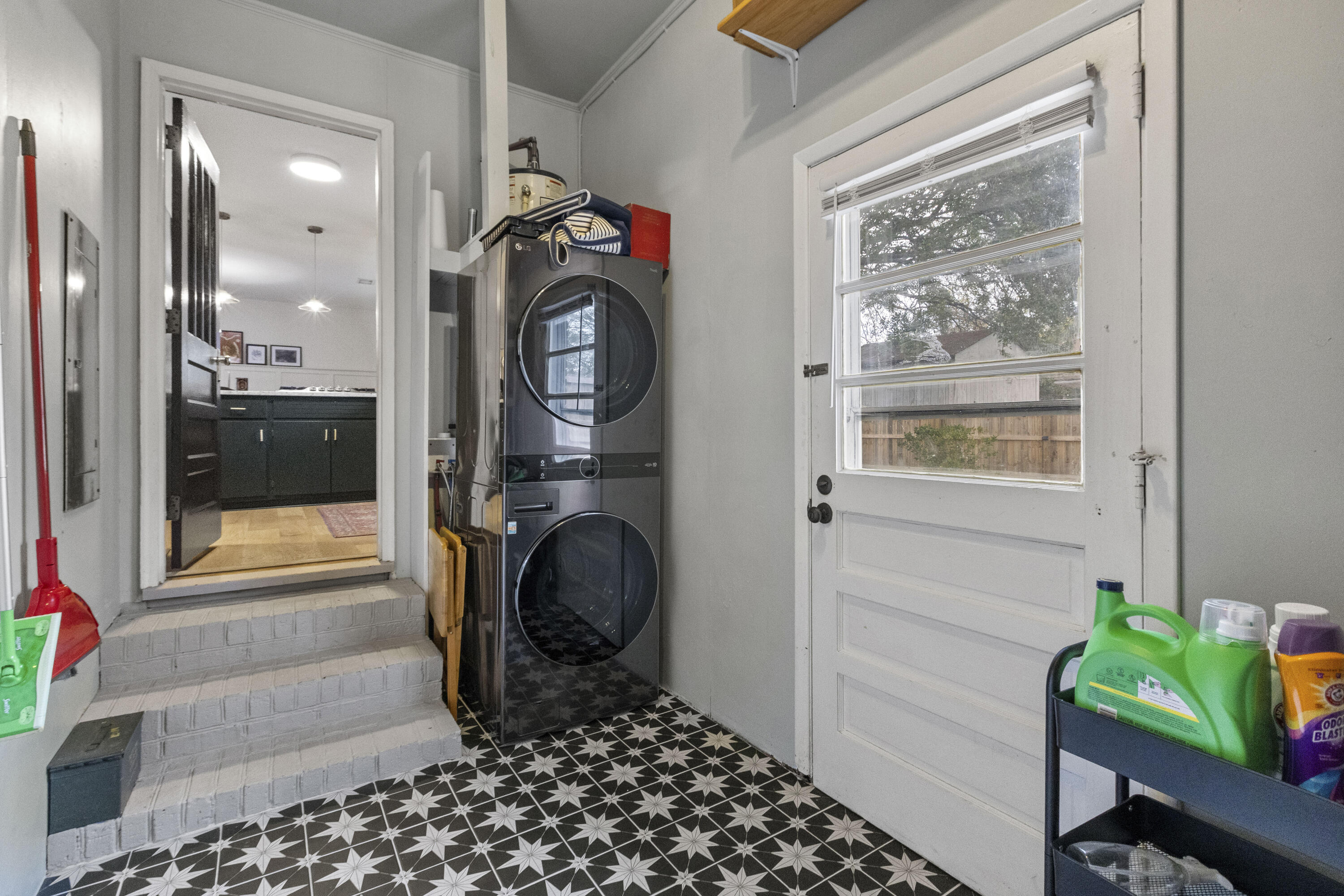 746 Longfellow Road Charleston, SC 29407 - Photo 19 of 44 Laundry Open to Backyard
