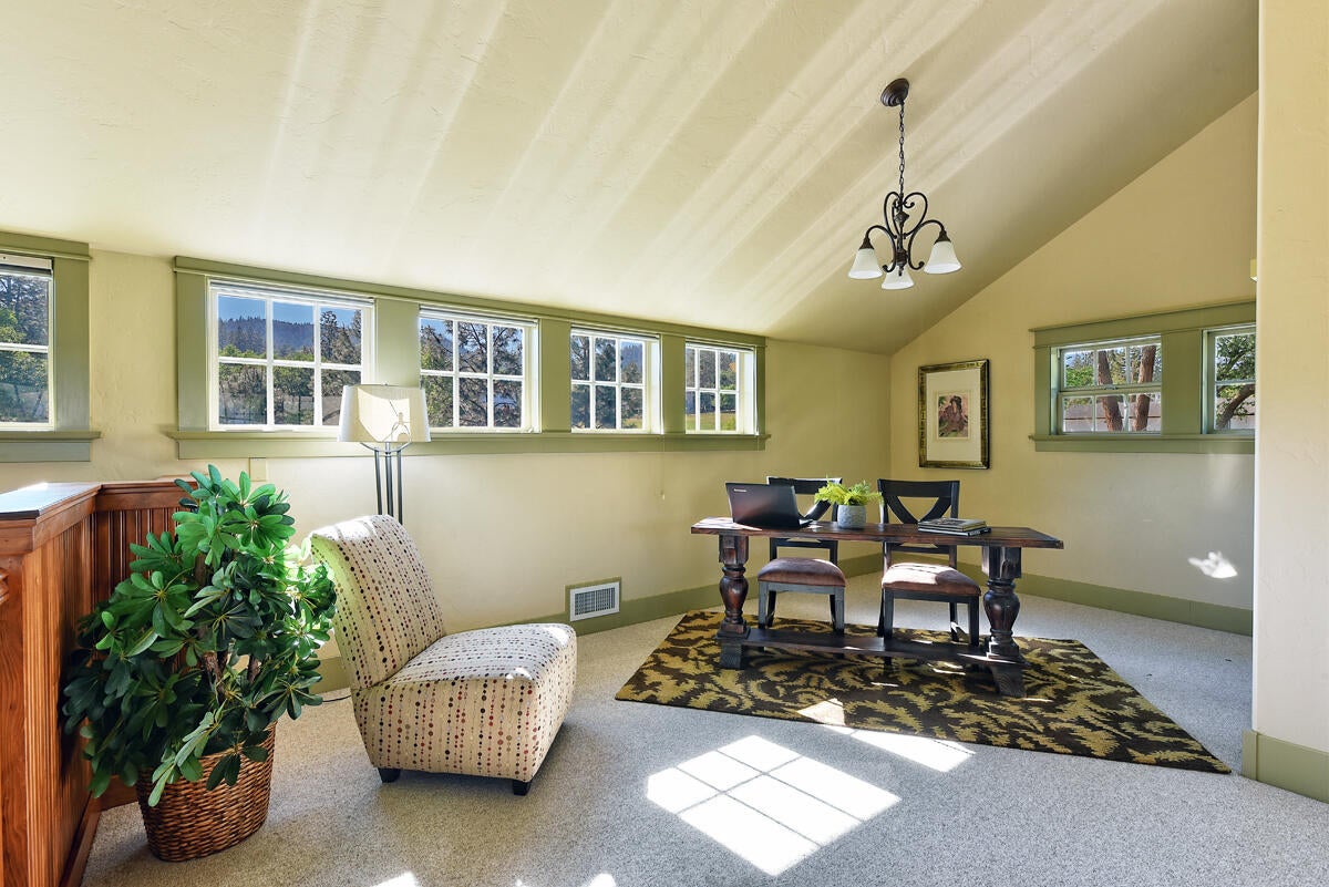 1800 Old Military Road Central Point, OR 97502 - Photo 32 of 49 Upstairs loft