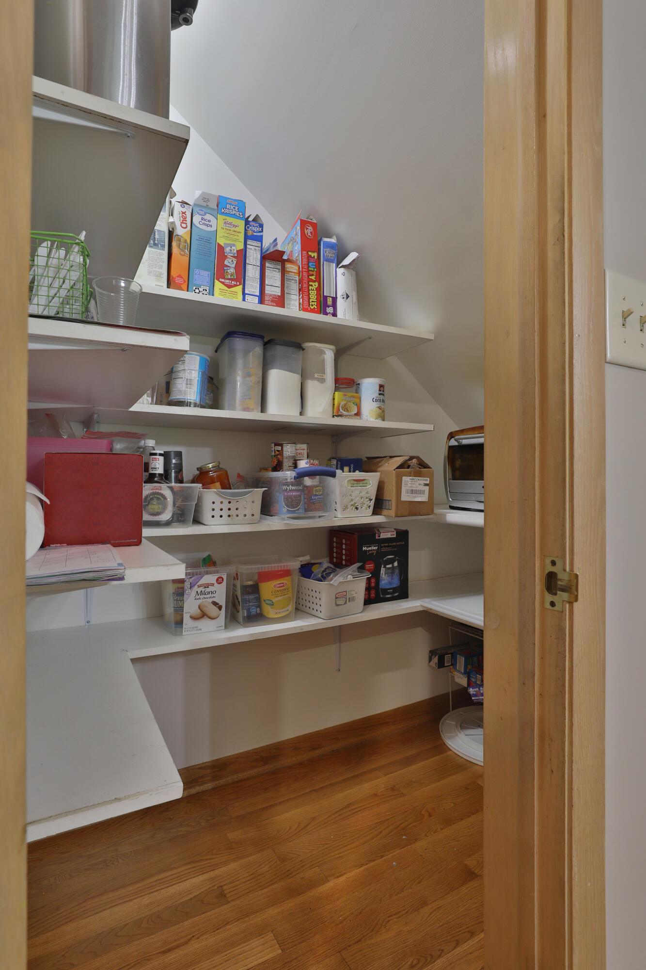 1348 Haddon Road Columbus, OH 43209 - Photo 20 of 71