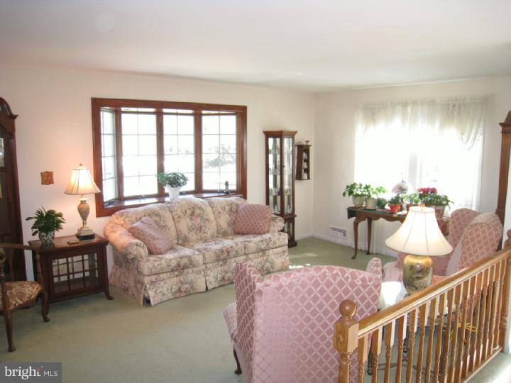 152 Parkview Road Stratford, NJ 08084 - Photo 3 of 23