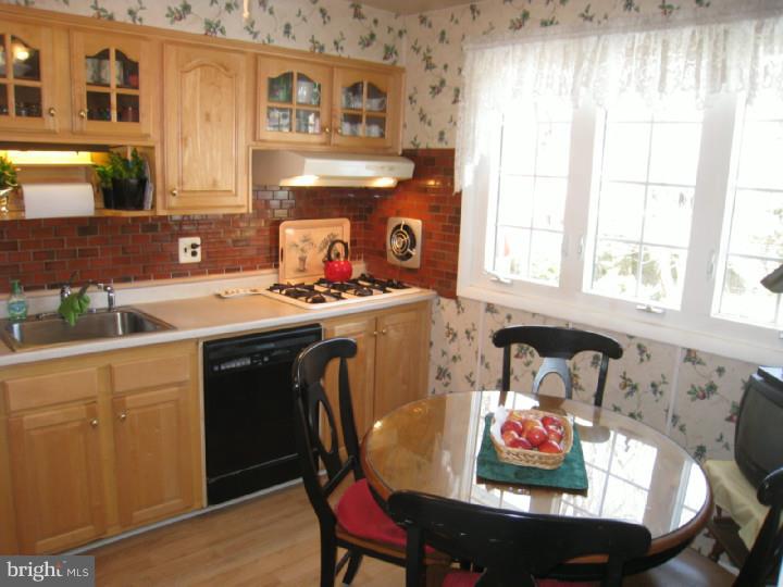 152 Parkview Road Stratford, NJ 08084 - Photo 7 of 23