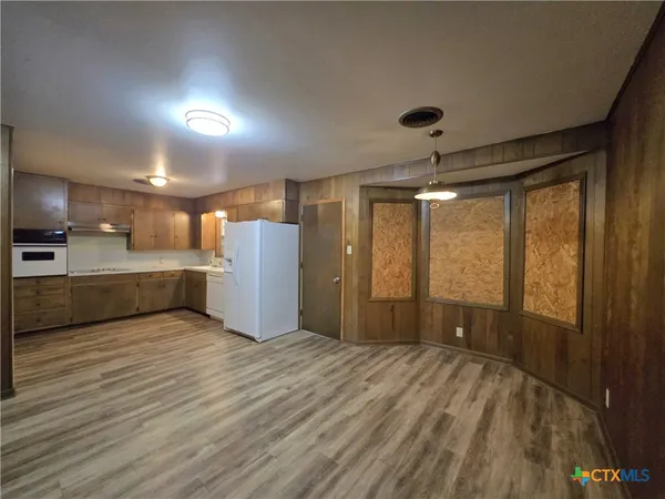 $1,900 | 1401 West Ave B, Lampasas, TX 76550