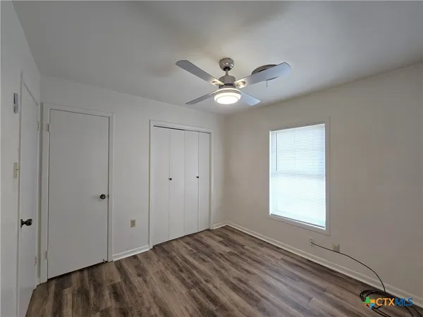 $1,900 | 1401 West Ave B, Lampasas, TX 76550