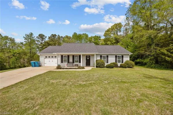 $375,500 | 880 Garner Street, Mocksville, NC 27028