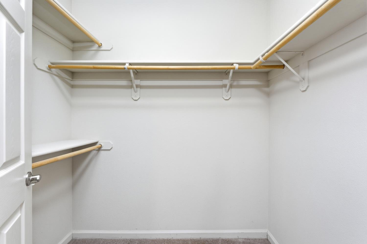 2450 Como Corte Chowchilla, CA 93610 - Photo 22 of 42 a view of walk in closet